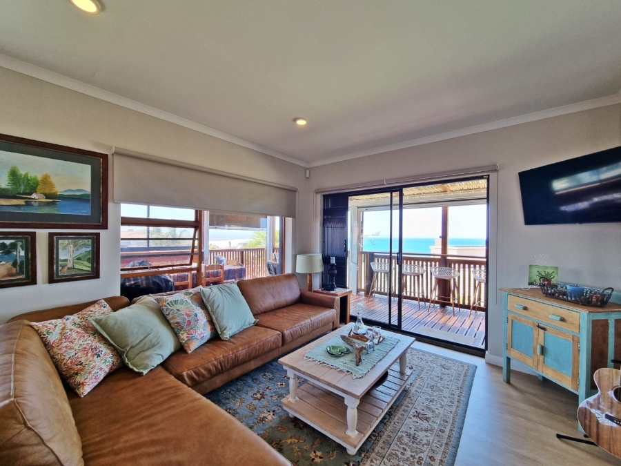 4 Bedroom Property for Sale in Wavecrest Eastern Cape